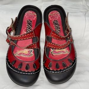 Red and Black Closed Toe Elite by Corky’s Sandals.  Size 9